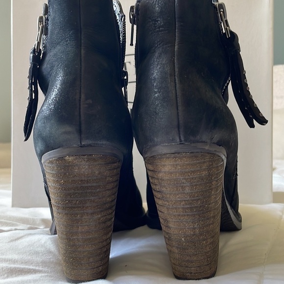 Steve Madden Women’s Black Nubuck Ryatt Zip Leather Ankle Boots - Size 8 - Picture 3 of 9